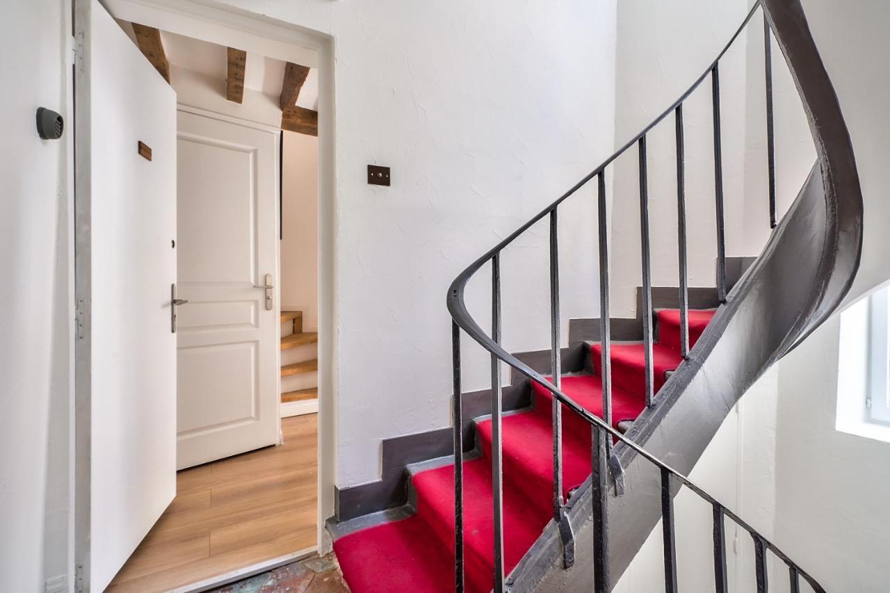 Stylish Mezzanine Studio In The Heart Of Paris 3F Exterior foto